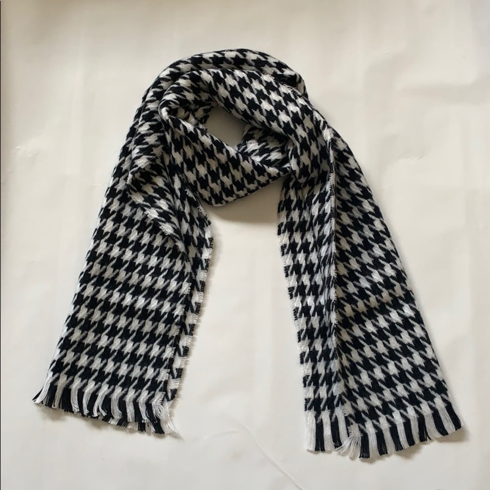 New Houndstooth Acrylic Scarf